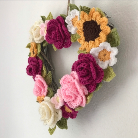 Crochet flowers wreaths, handmade flower wreaths - Picture 4 of 9